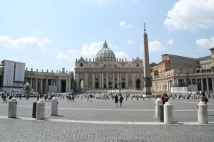 The Vatican and its curiosities - St. Peter's Square